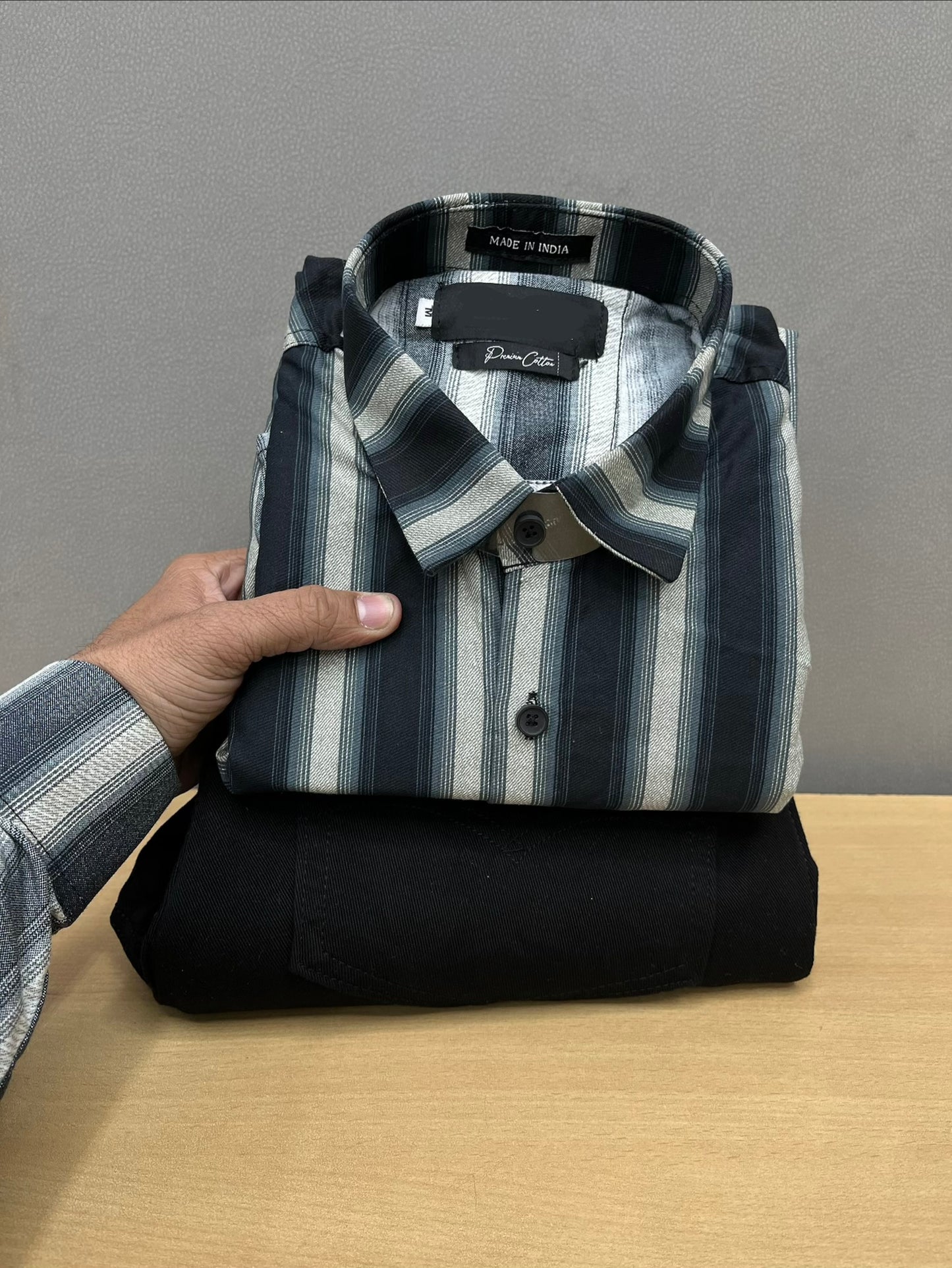 Lining Shirt With Jeans Combo