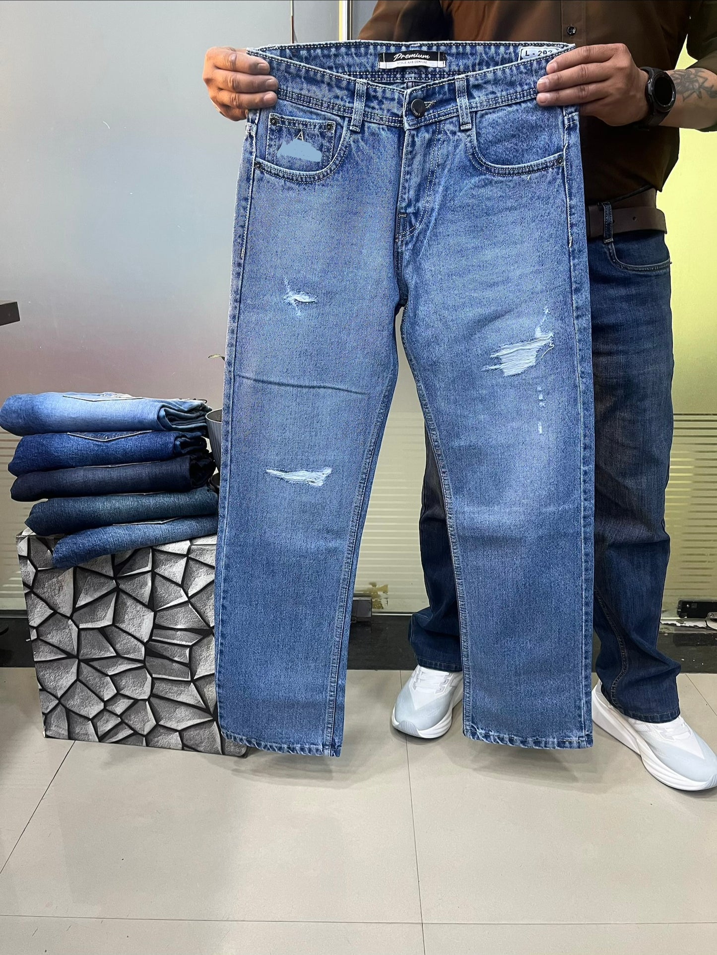 Straight Fit Washed Damage Jeans
