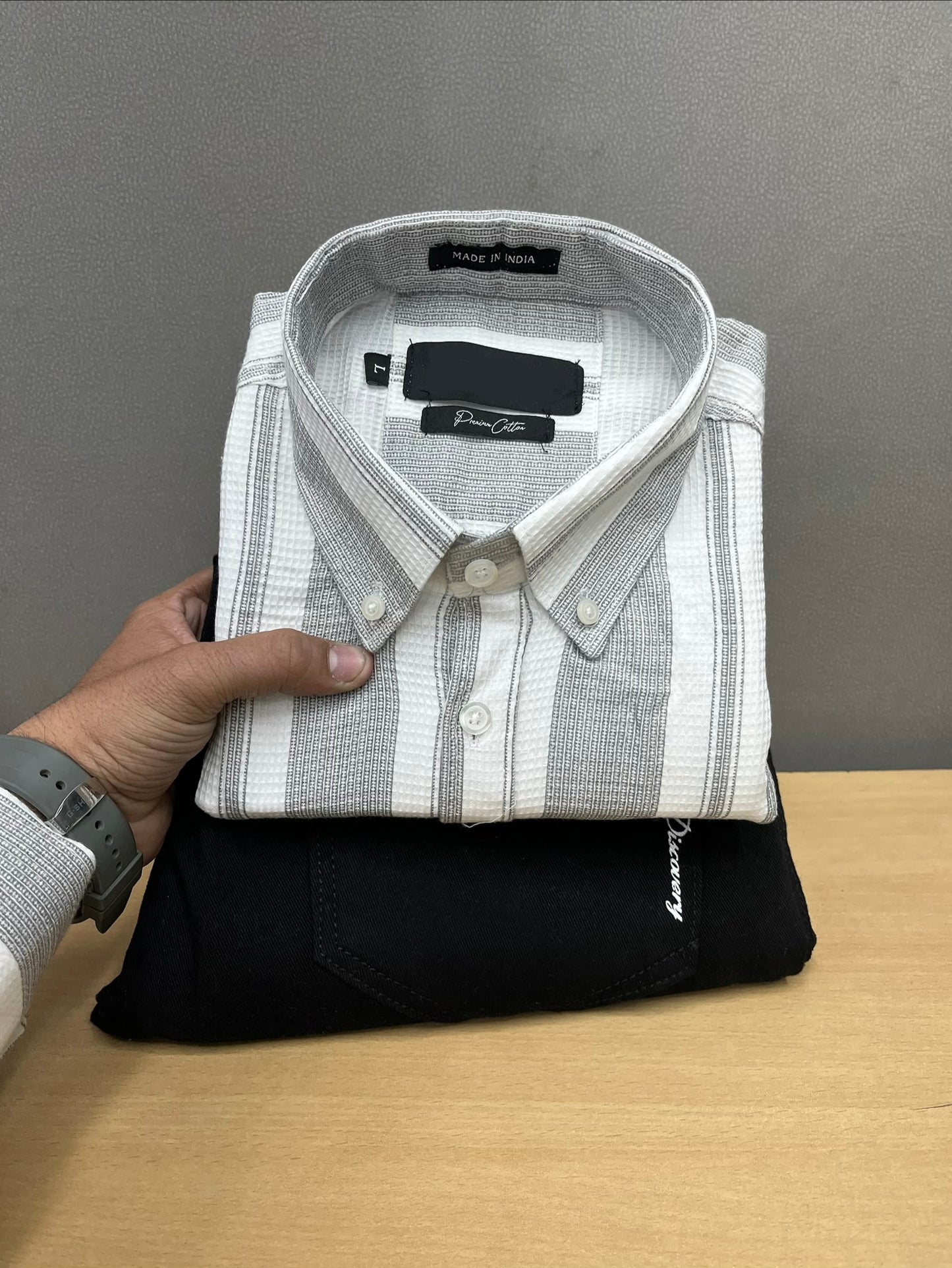 Lining Shirt With Jeans Combo