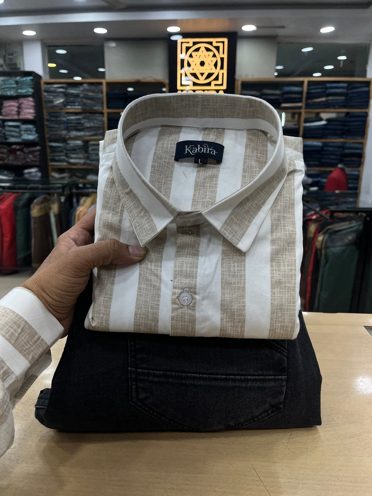 Kabira Lining Shirt With Jeans Combo